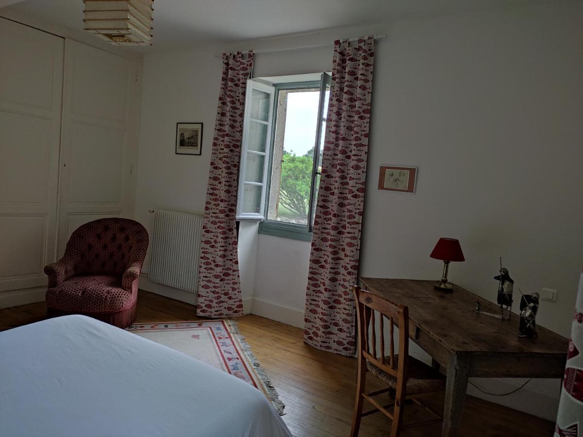 Le Logis Du Pradet Bed & Breakfast Moncrabeau Екстериор снимка